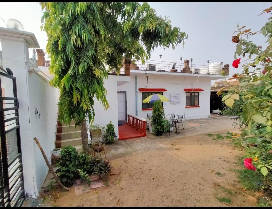 Eastern Gate Homestay Khajurāho Dış mekan fotoğraf